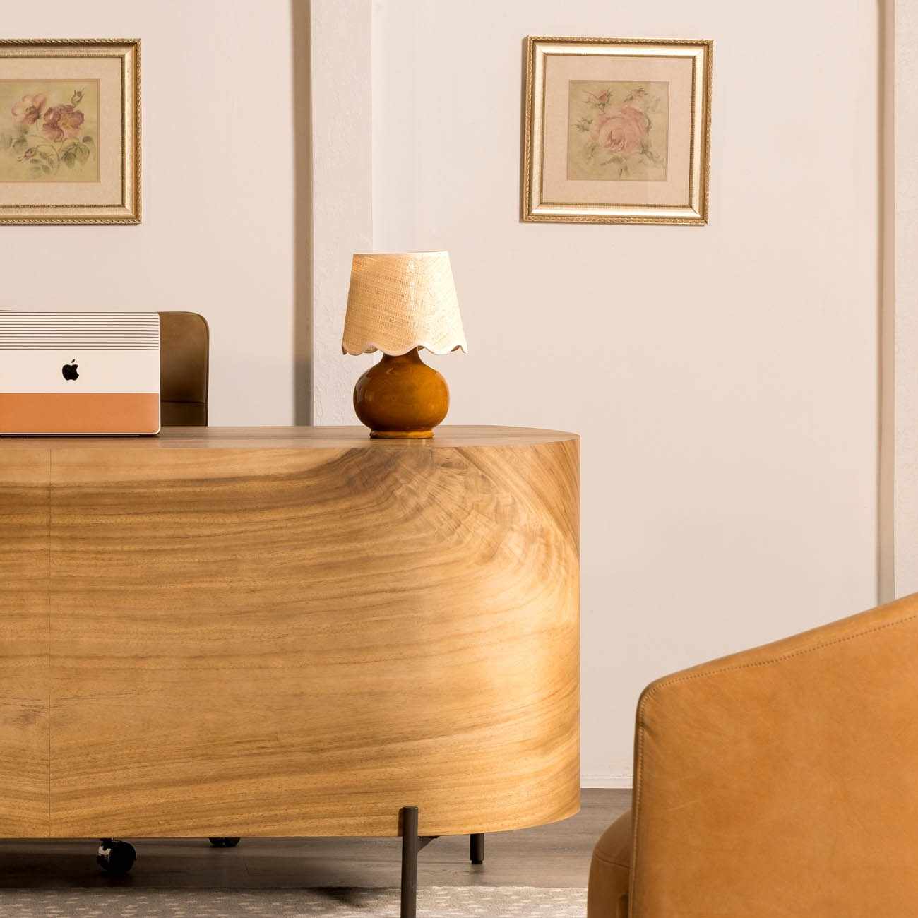 Theisseil Brown Table Lamp - Image 3